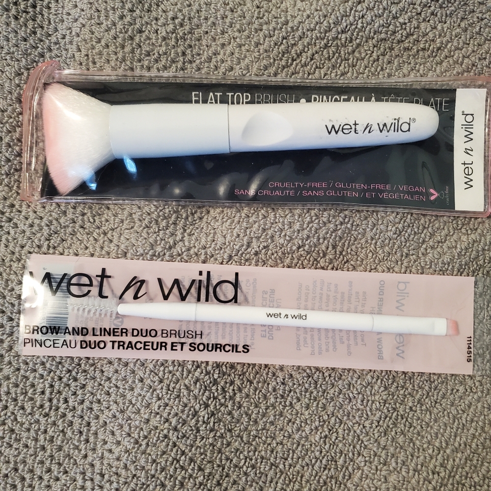 Wet 'n Wild flat top brush and brow & liner duo brush
